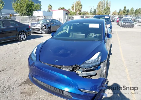2019 Tesla Model 3 Long Range/Performance z USA, uszkodzony, nr VIN 5YJ3E1EB4KF387381